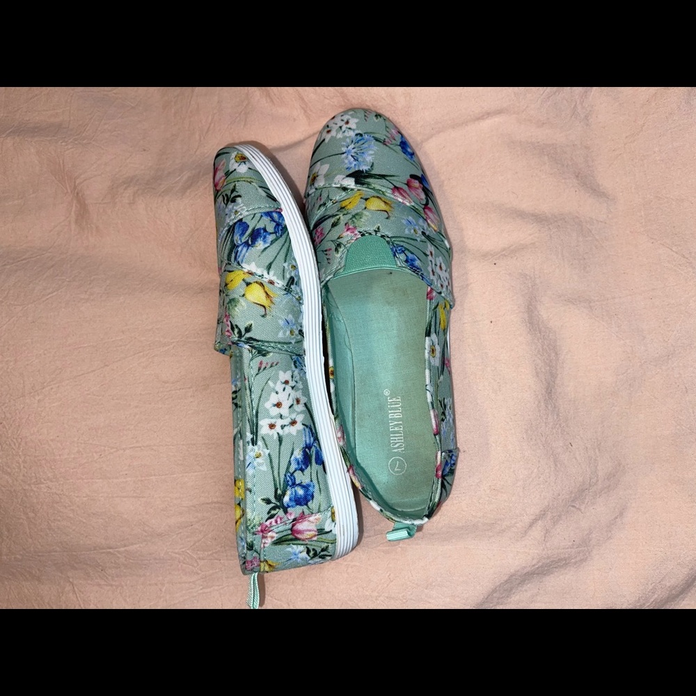 Ashley Blue shoes, size 7, perfect for spring